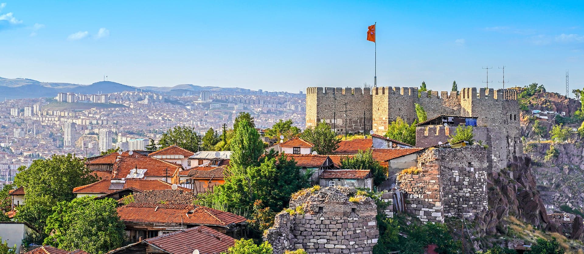 <span class="iconos separador"></span> Château d'Ankara <span class="iconos separador"></span>