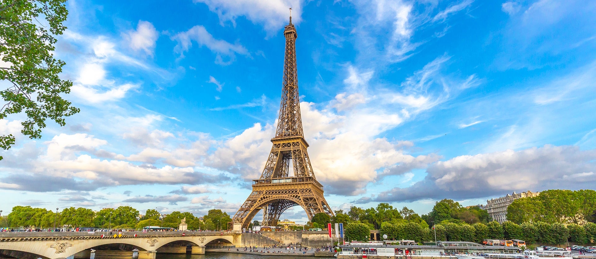 La Ciudad del Amor, Madrid y Barcelona