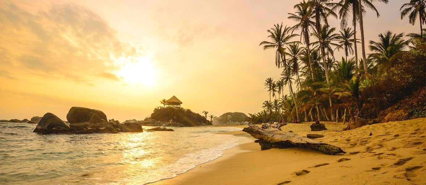 Encantos coloniales y costa caribeña