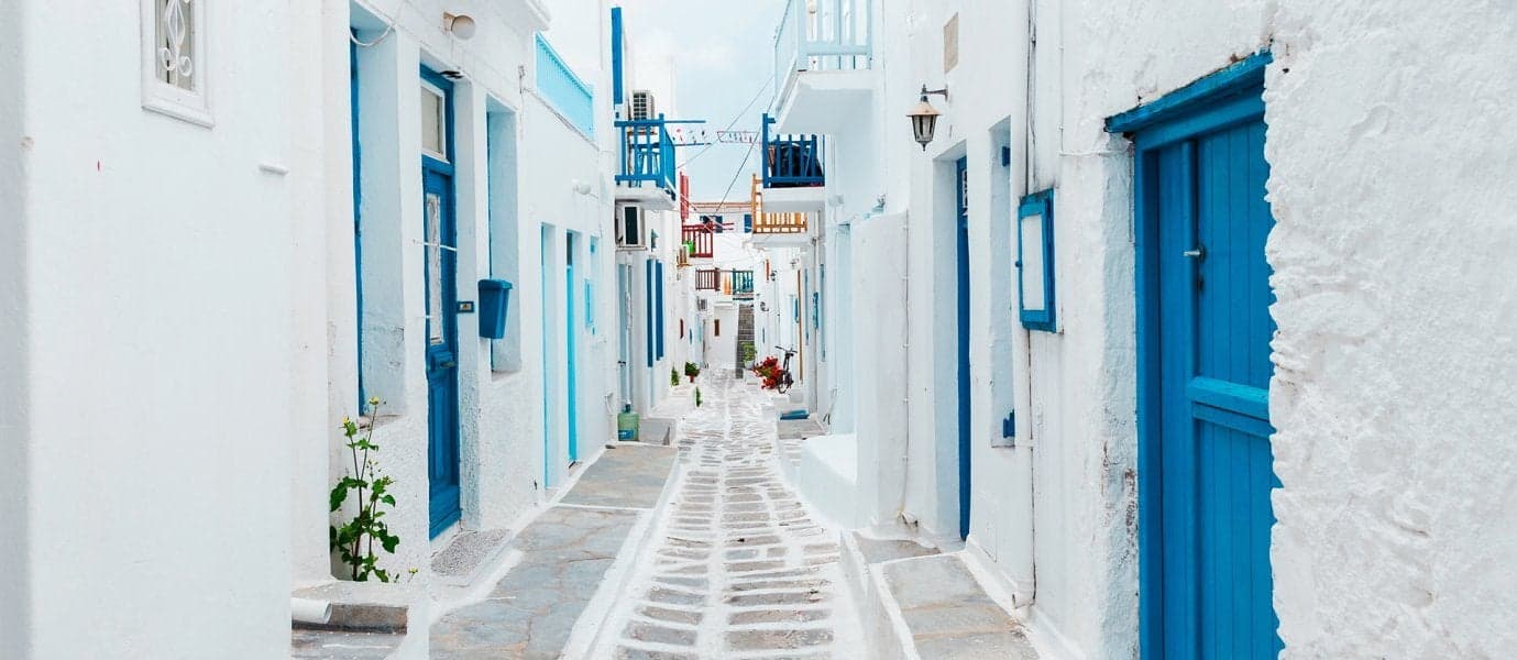 <span class="iconos separador"></span> Streets of Mykonos Town <span class="iconos separador"></span>