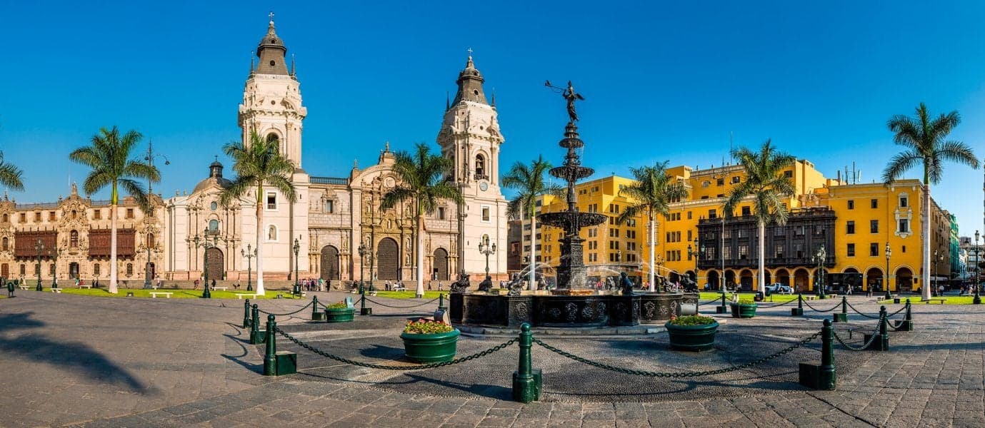 Cathedral Plaza <span class="iconos separador"></span> Lima
