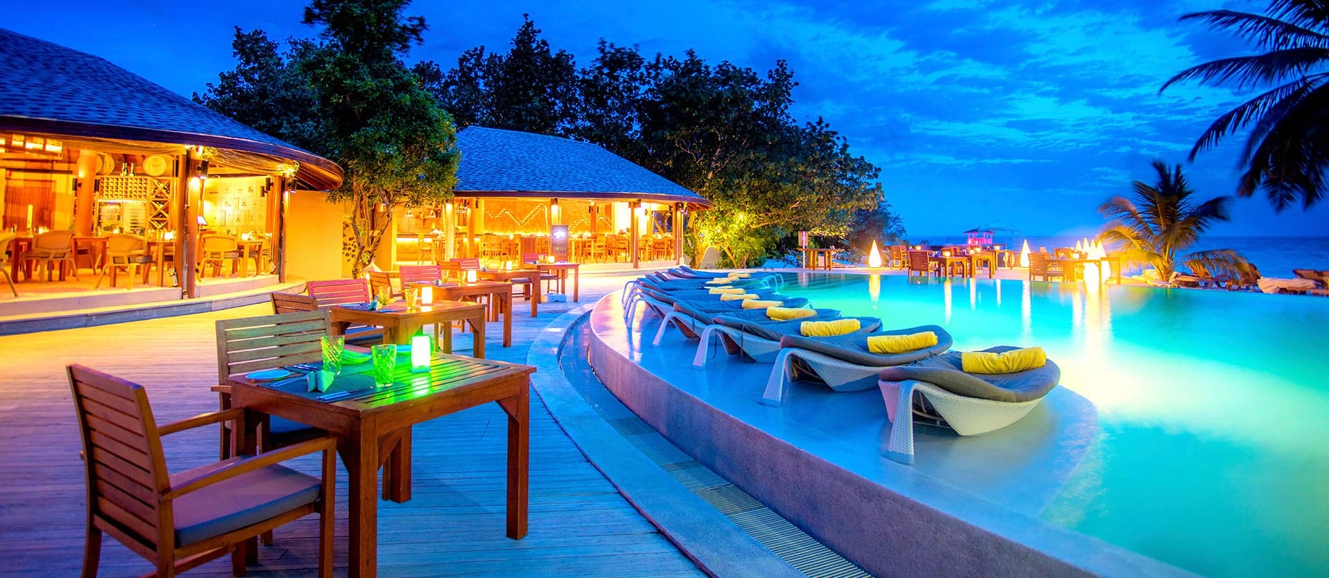 <span class="iconos separador"></span> Centara Ras Fushi Resort & Spa <span class="iconos separador"></span>